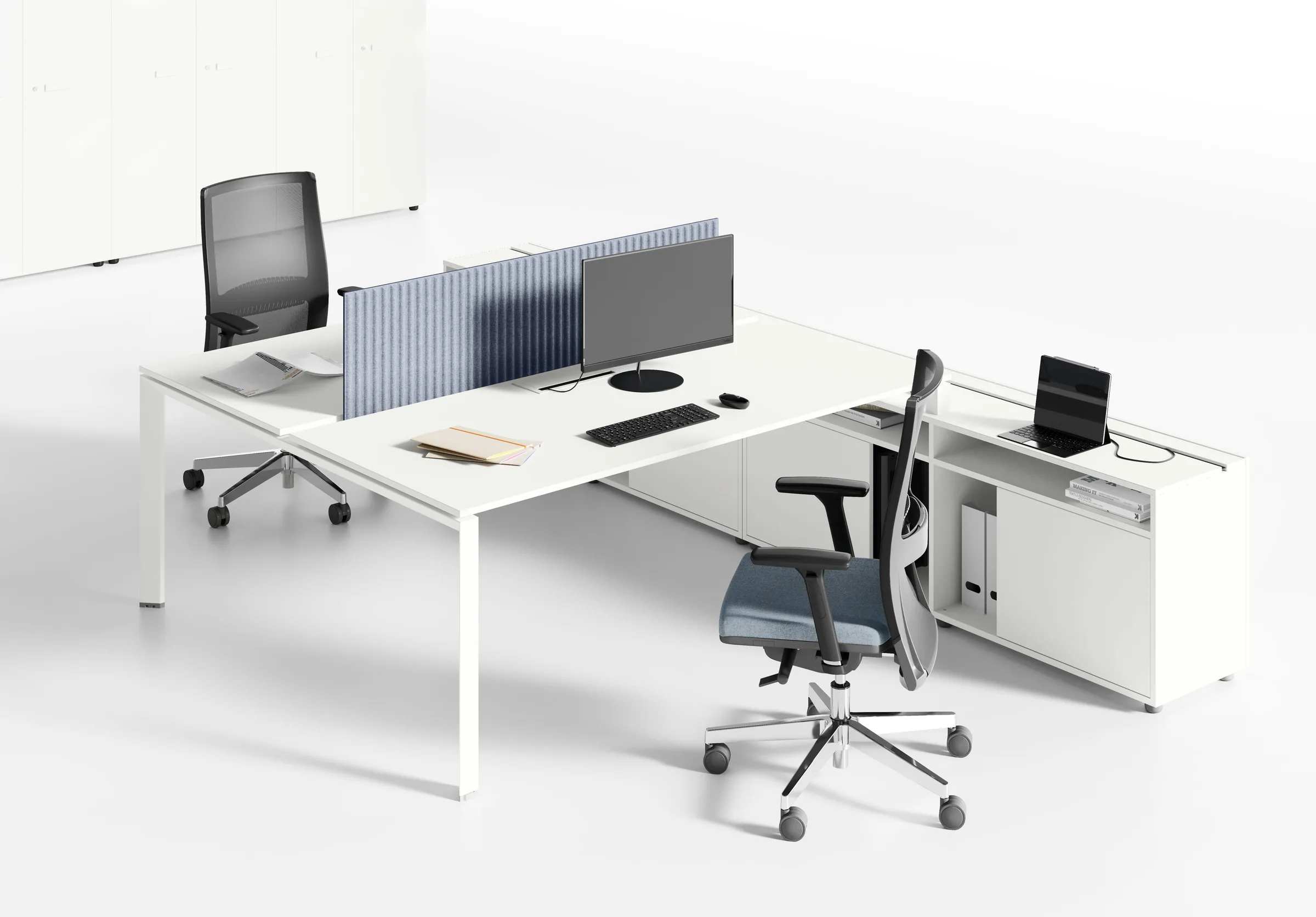 Bench Air/Alva a più postazioni con piano bianco, schermo divisorio azzurro e cassettiere