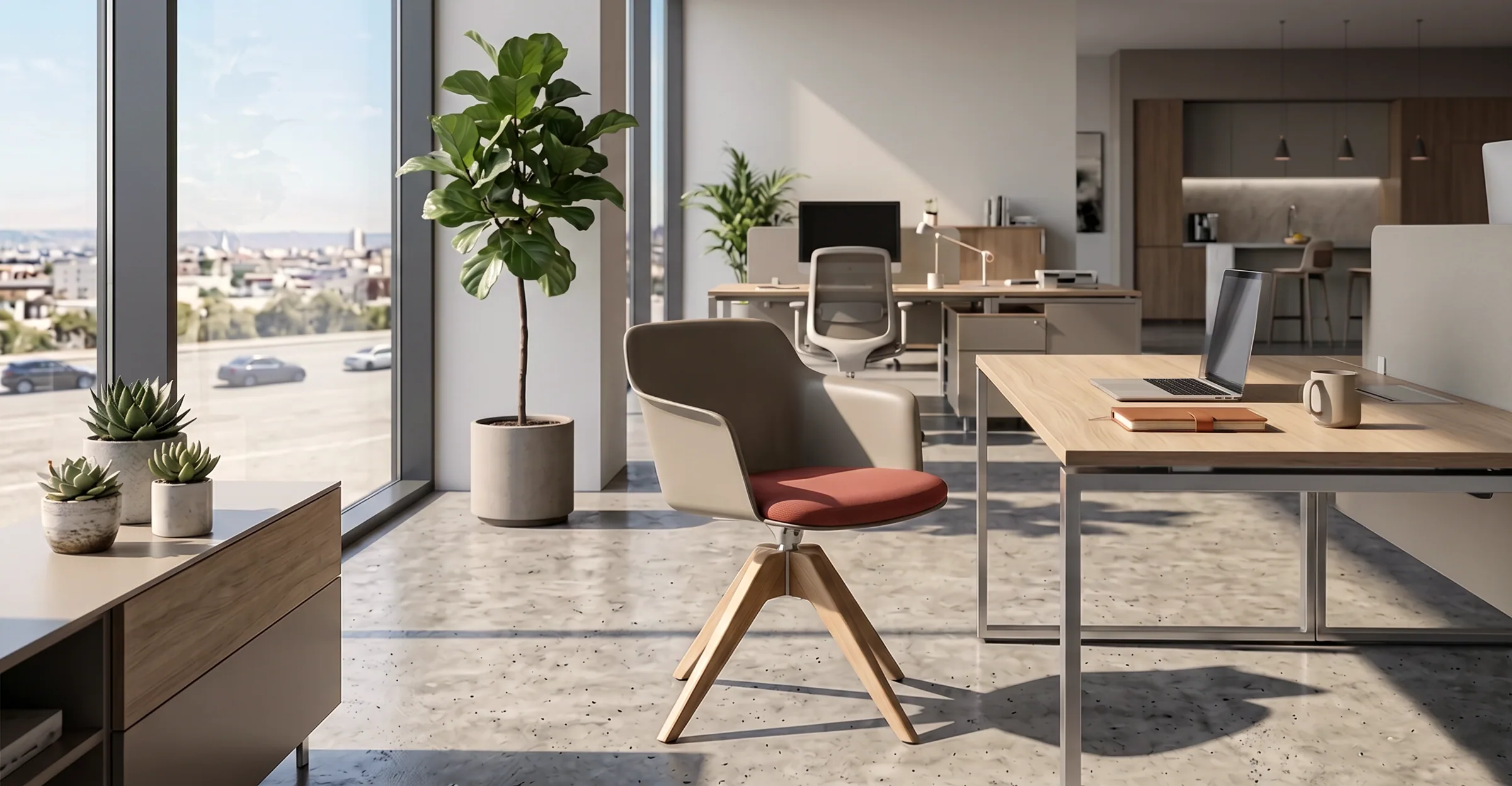 Sedia Handy con monoscocca beige, cuscino rosso sul sedile, base girevole a quattro razze in legno.